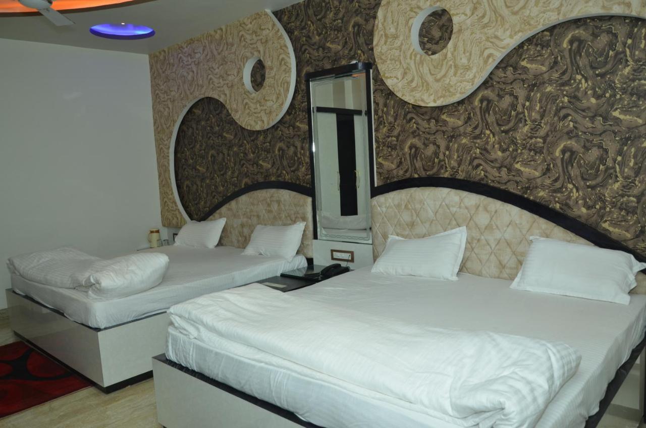 Hotel Paradise Inn Auraiya Exterior photo