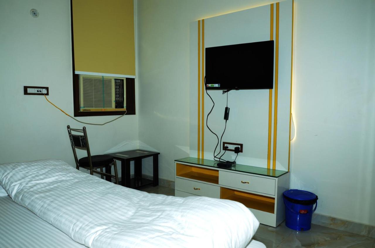 Hotel Paradise Inn Auraiya Exterior photo