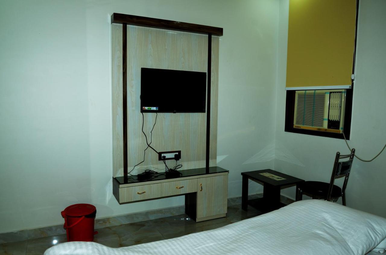 Hotel Paradise Inn Auraiya Exterior photo
